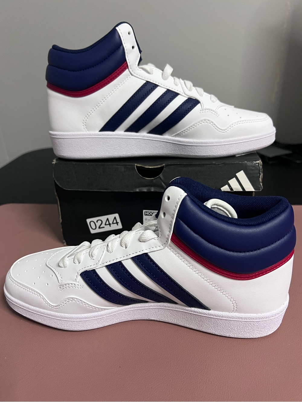 Adidas Hoops 4.0 MID Junior US 5.5 Women's 6.5